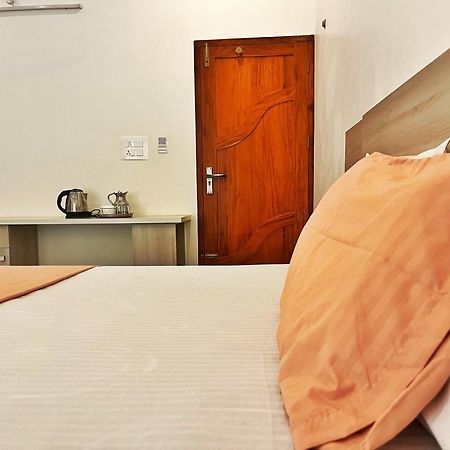 Bava Beach Resort & Retreat Center Варкала Экстерьер фото